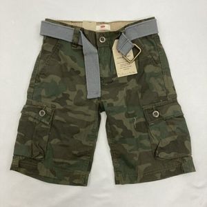 NWT Boy's Levi's Camo 7, 7X Shorts Firm Price